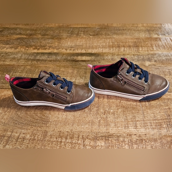 Boys Size 10 Cat and Jack Brown Casual Shoes EUC. - Picture 4 of 5